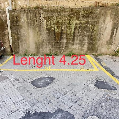 Hostly - Vittoria House - Near The Center With Private Parking Apartment Naples Exterior photo